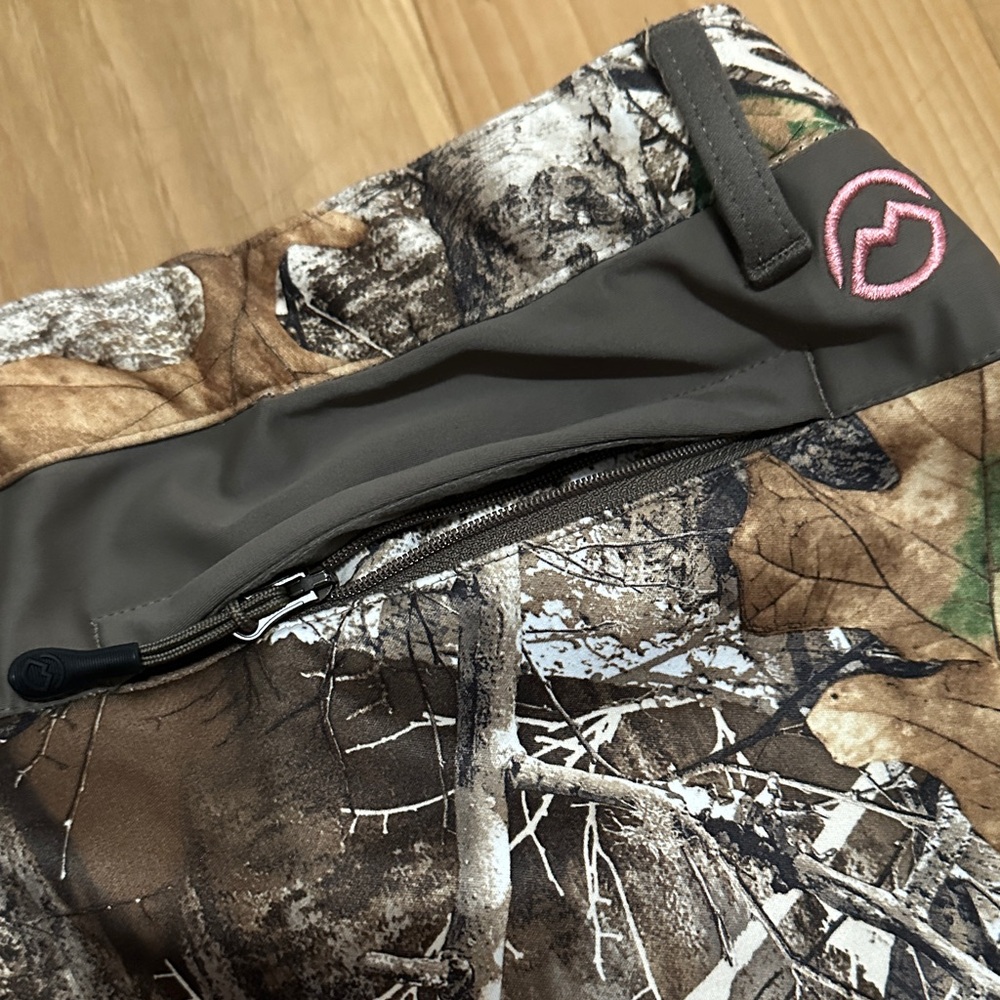 Magellan Outdoors Women’s Insulated Waterproof Hunting Pants - Picture 7 of 9
